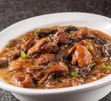 Stir-fried Chicken with Chanterelles and Powdered Mushrooms