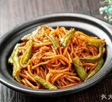 Pork and Green Bean Stew Noodles