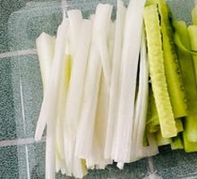 Cucumber with Green Onion Strips