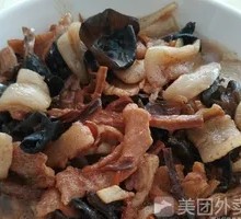 Bamboo Shoots Stir-Fried with Pork Slice over Noodles