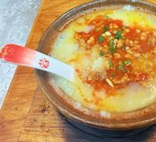 Potato Mashed with Braised Pork in a Clay Pot