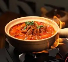 Stewed Beef Brisket with Tomato in Clay Pot