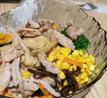 Charred Chicken Breast with Fresh Vegetables and Konjac Noodles