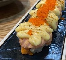 Cheesy Baked Salmon Roll