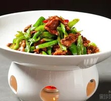 Stir-Fried Pork with Eco-friendly Chili