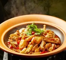 Spicy Frog Legs with Clams