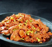 Stir-Fried Beef with Yellow Onion