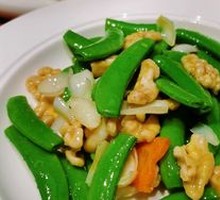 Almond and Lily Bulb Stir-Fried Sweet Beans