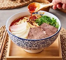 招牌厚切大片牛肉面