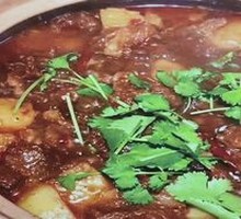 Braised Beef Tendons and Noodles in Clay Pot