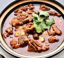 Stewed Beef with Tomato in Clay Pot