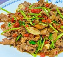 Stir-Fried Beef with Yellow Onion