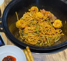 鲜牛肉焖面中锅