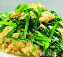 Stir-fried eggs with chives