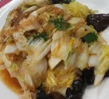 Wood Ear Mushroom and Chinese Cabbage Stir-Fry