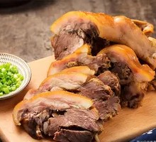 Old Town Pig's Head Meat