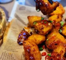 Street-style Crispy Potato with Spicy Sauce