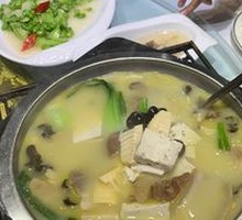 Stewed River Clam and Tofu in Pot