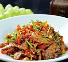 Stir-Fried Beef with Yellow Onion