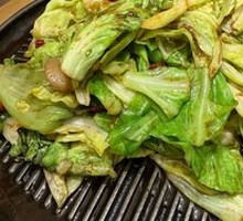Spicy Stir-Fried Cabbage