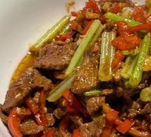 Stir-Fried Beef with Yellow Onion