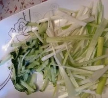 Cucumber with Green Onion Strips