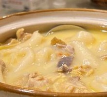 Nutritious Coarse Grain Stew with Fish Maw