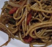 Black Pepper Beef Noodles