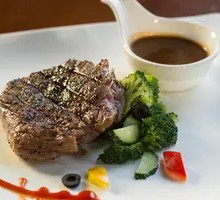 Pan-Seared Steak with Black Pepper Sauce