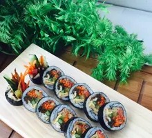 Kimchi Seaweed Rice Roll