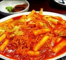 Stuffed Rice Noodle Stir-Fry