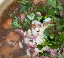 Premium Braised Pork with Fried Buns