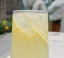 Honey Badger Iced Lemon Juice