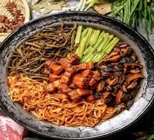 Braised Pork with String Beans and Noodles