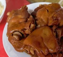 Braised Pork Trotters in Old Soup