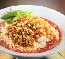 Pea and Mixed Sauce Noodle Soup