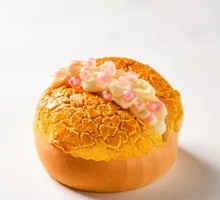 Cream Burst Pineapple Bun