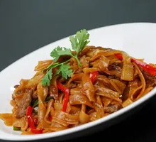 Roast Duck Fried Rice Noodles
