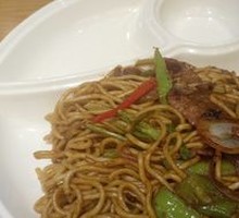 Stir-fried Yellow Beef Noodles