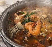 Crab and Chicken Claw Stew
