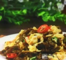 Lichen and Egg Stir-fry