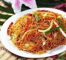 Pork Ribs Stir-Fried with Rice Noodles