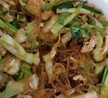 Stir-fried Rice Noodles with Cabbage