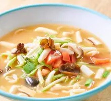 Health-Preserving Seasonal Mushroom Noodles