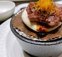 Braised Beef with Scallion Pancake