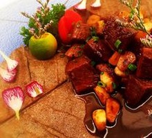 Bull Tongue with Cattail Leaves