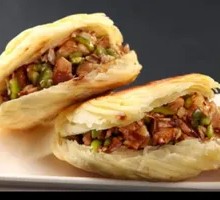 Stir-Fried Green Pepper Pork in Flatbread