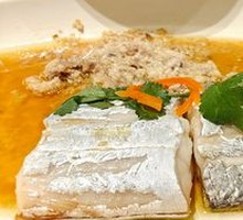 Stewed Razorback Skate with Fermented Bone