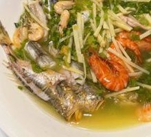 Snow Cabbage and White Shrimp with Mixed Seafood