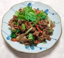 Stir-Fried Beef with Yellow Onion